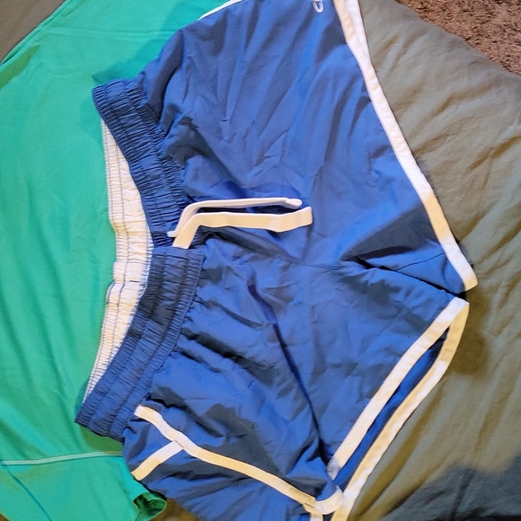 Shirt and shortz size XL Champion - Picture 2 of 5